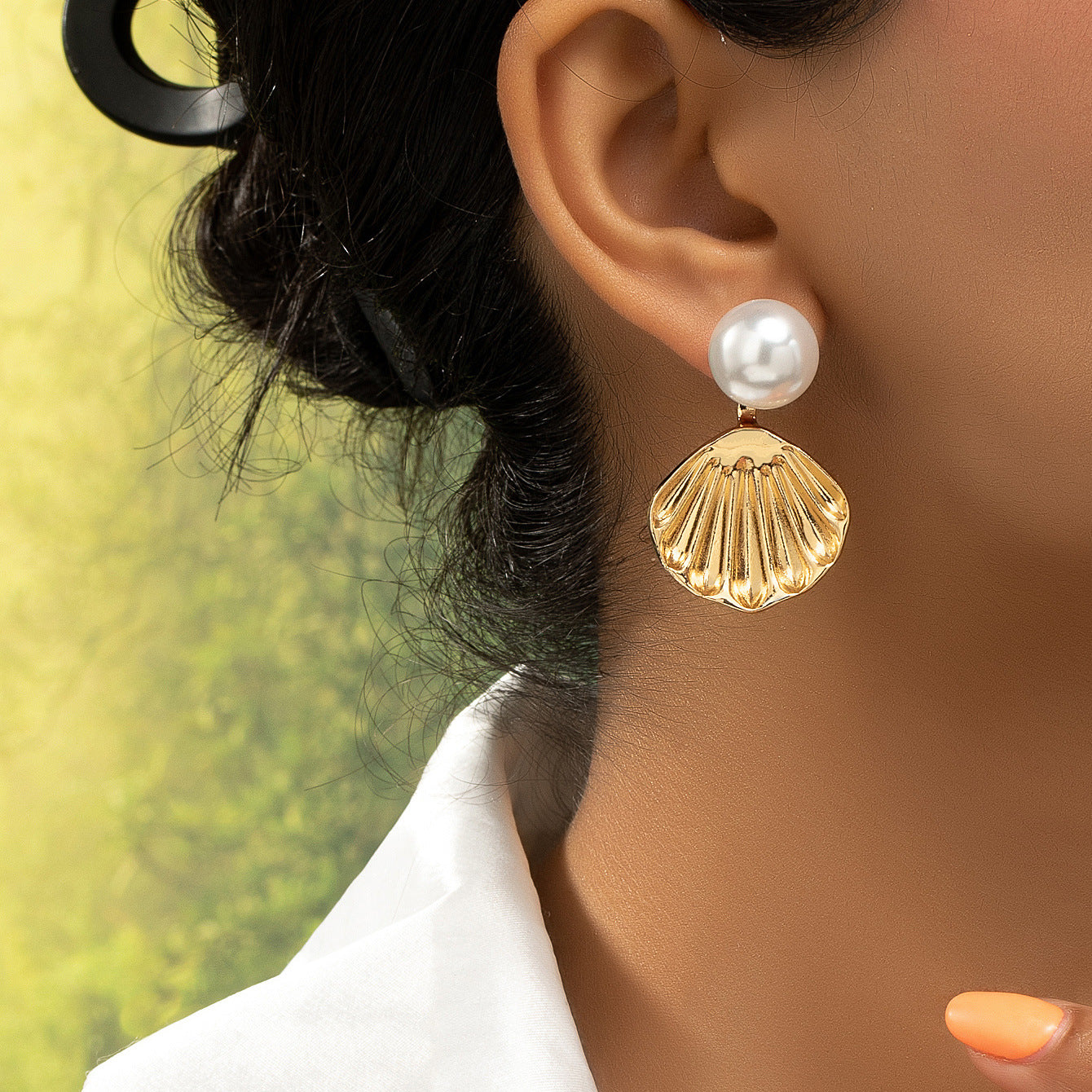 Artistic Vintage Shell Pearl Earrings - Elegant Korean Style Studs